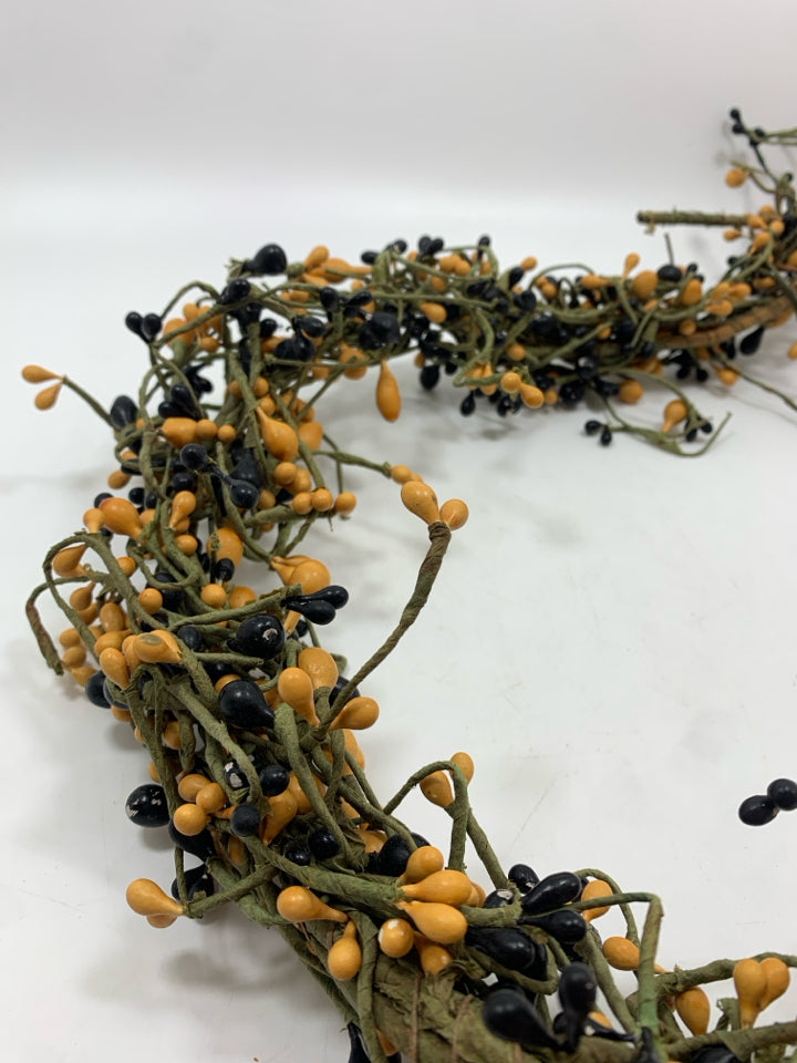 BLUE/YELLOW PIP BERRIES GARLAND.