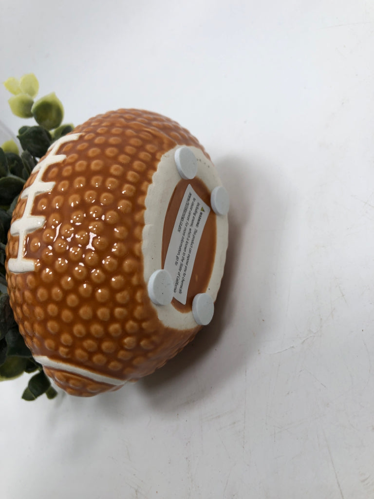 SM FOOTBALL PLANTER W/PLANT.