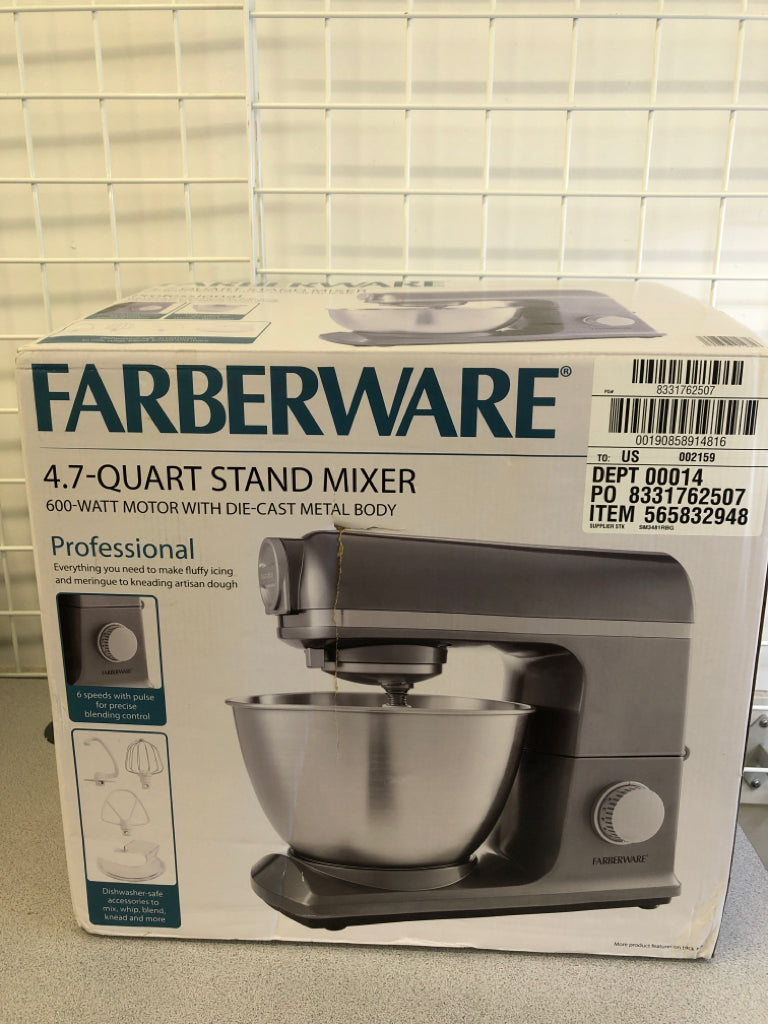 NIB PROFESSIONAL METAL BODY STAND MIXER.