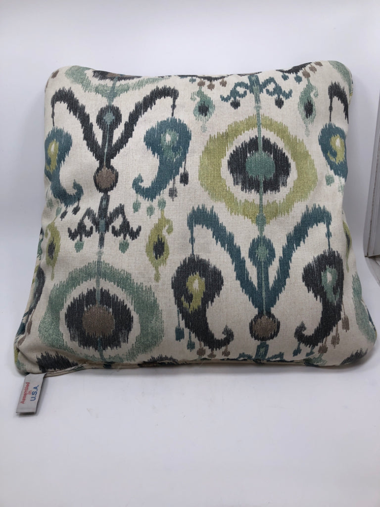 BLUE & GREEN DETAILED PILLOW.