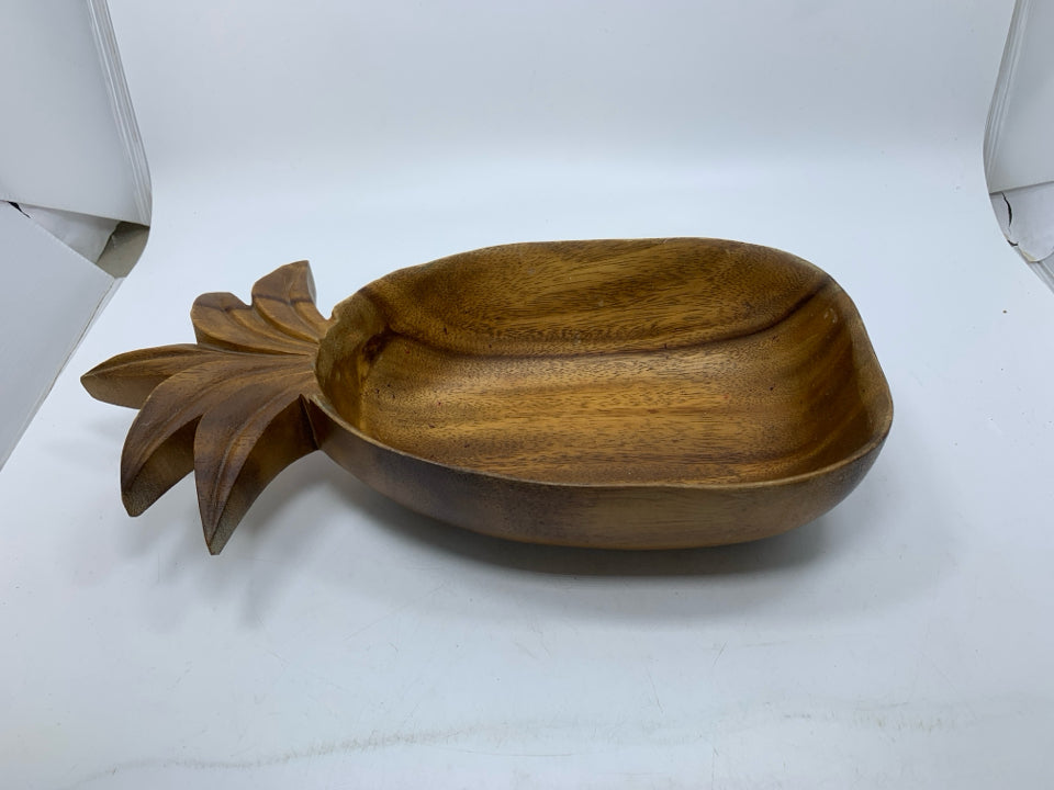 WOOD PINEAPPLE SHAPED BOWL.
