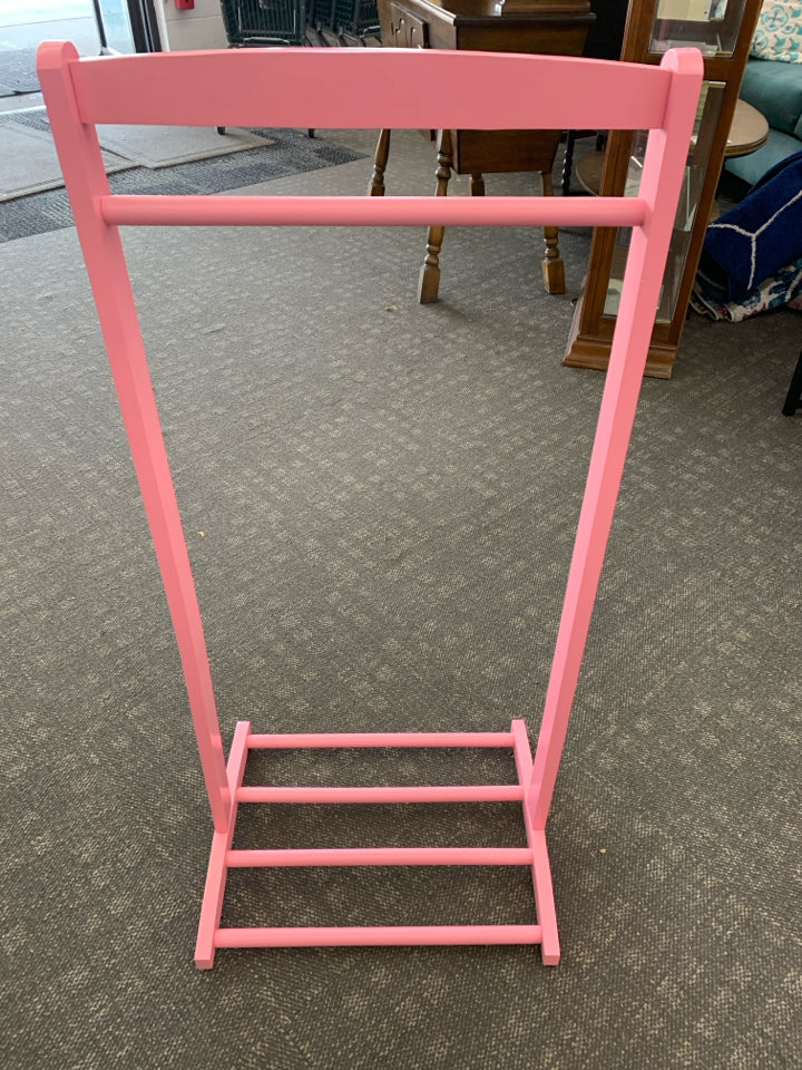 LIGHT PINK KIDS CLOTHES RACK.