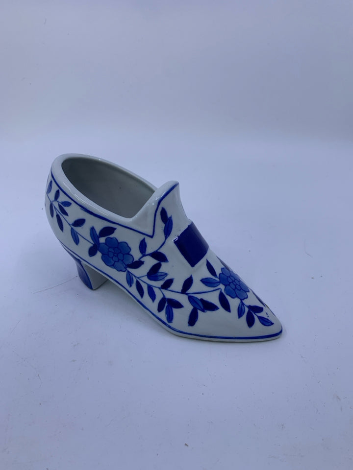 BLUE/WHITE HIGH HEEL SHOE PLANTER.