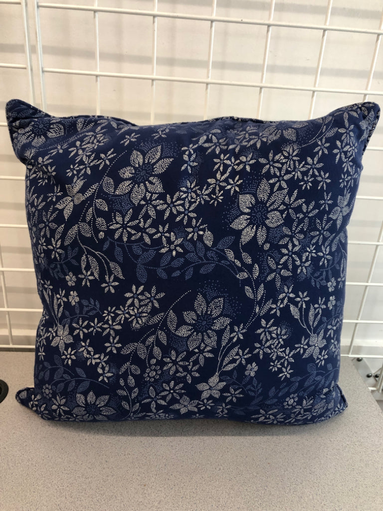 BLUE QUILT PEACOCK PILLOW.
