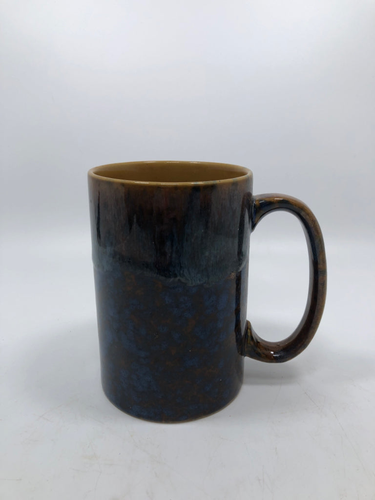 BLUE/BROWN DRIP GLAZE MUG.