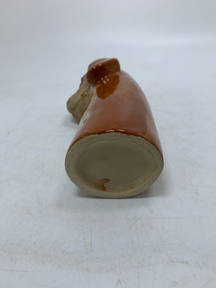 BEAGLE HEAD VASE.