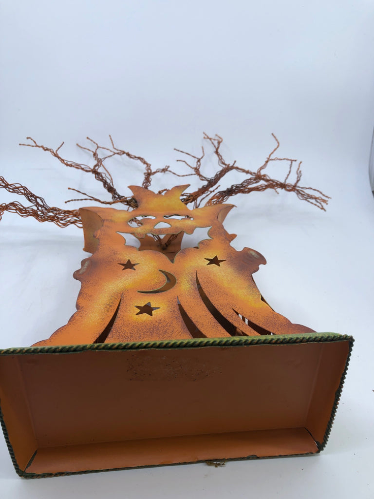 METAL PUMPKIN TREE DECOR W/BATTERY TEA LIGHT.