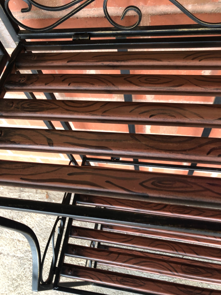 3 TIER METAL FOLDING SHELF.