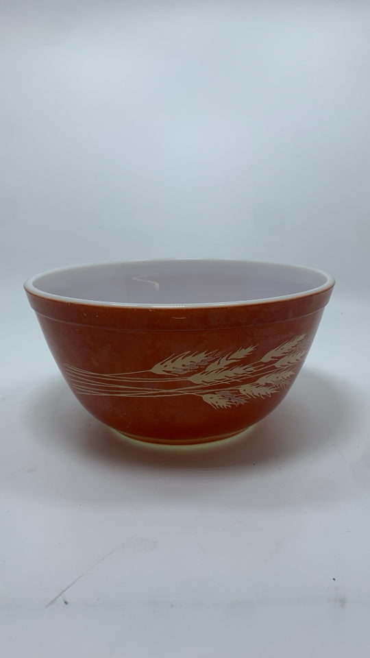 VTG PYREX ORANGE/RED MIXING BOWL.