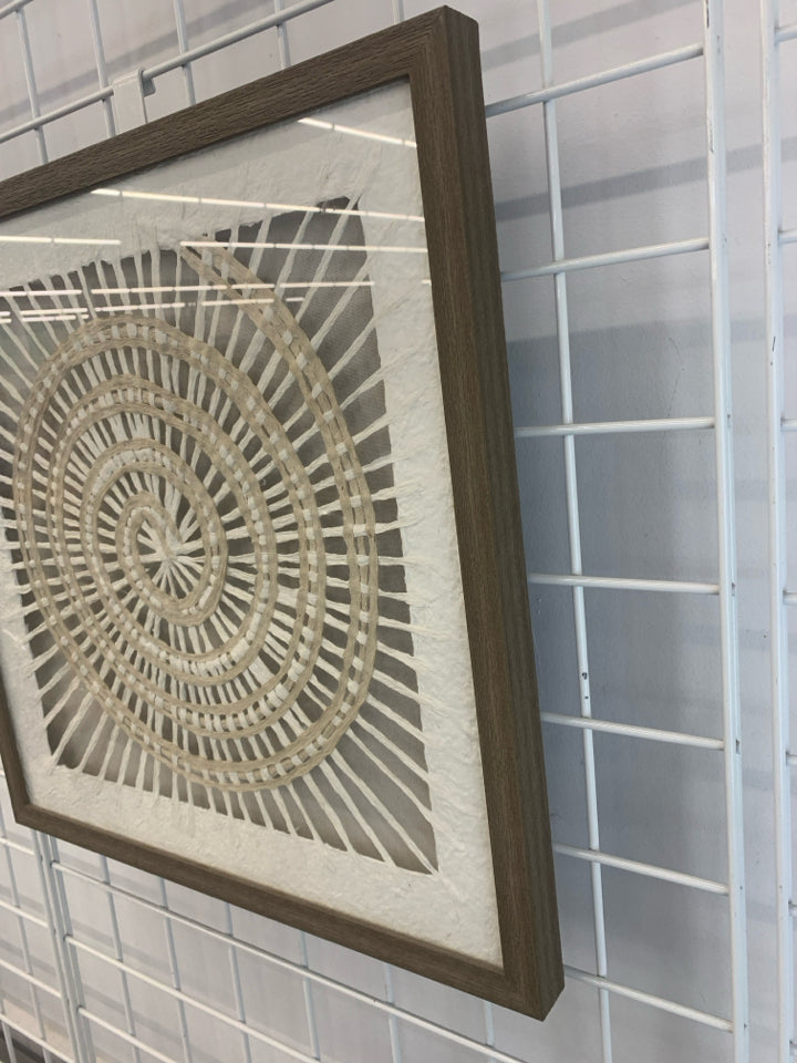 BOHO-STYLE FRAMED PAPER SWIRL WEAVE.