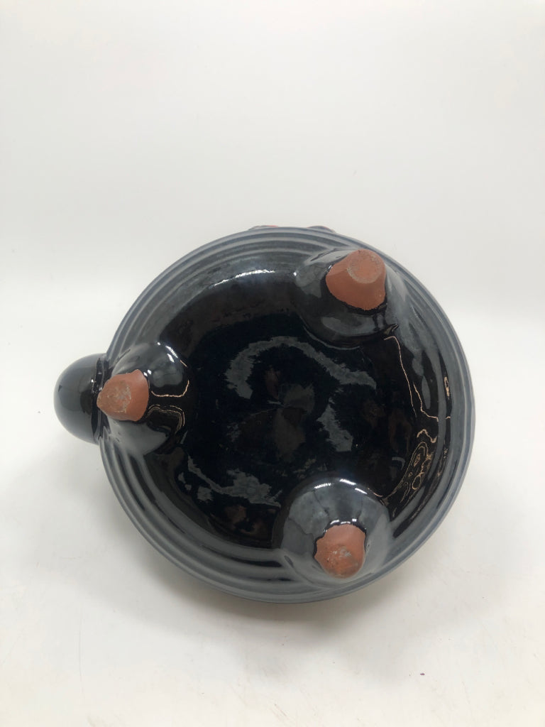 VTG BLACK CAT REDWARE TEAPOT W/RED BOW METAL HANDLE.