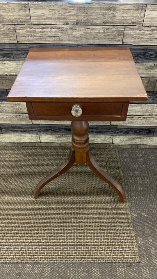 VTG SIDE TABLE WITH DRAWER.