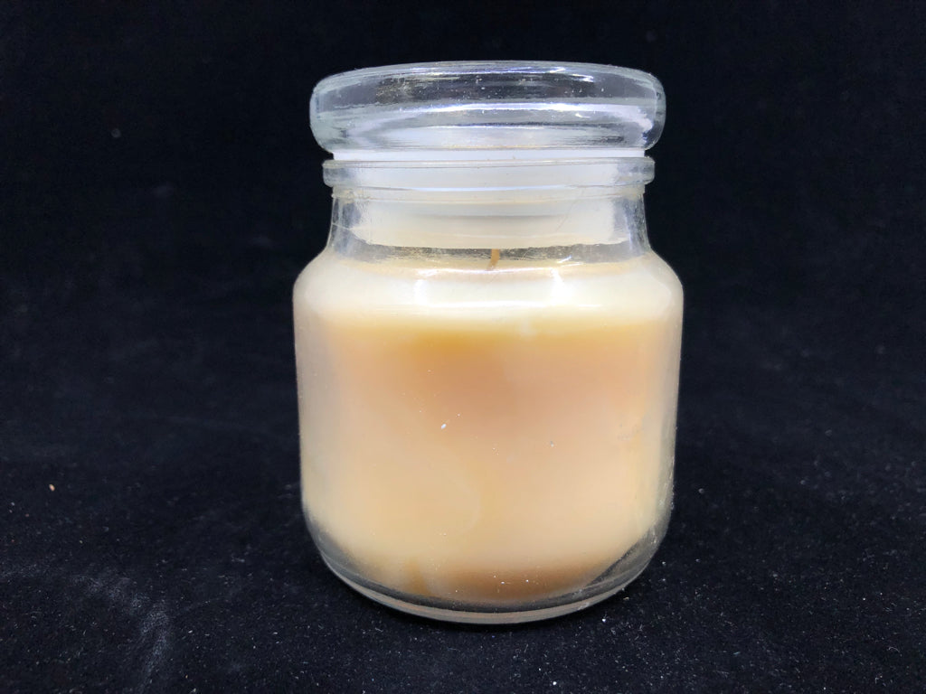 LUMINESSENC VANILLA CANDLE.