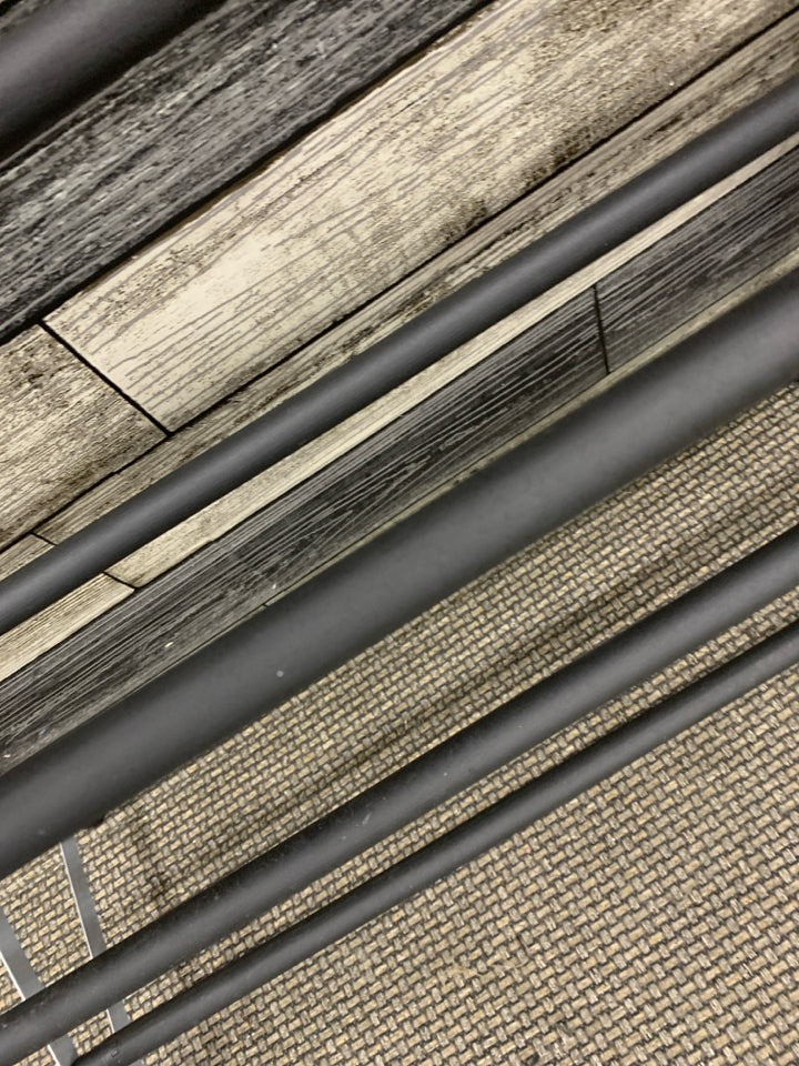 EXPANDABLE METAL SHOE RACK W/4 RACKS.