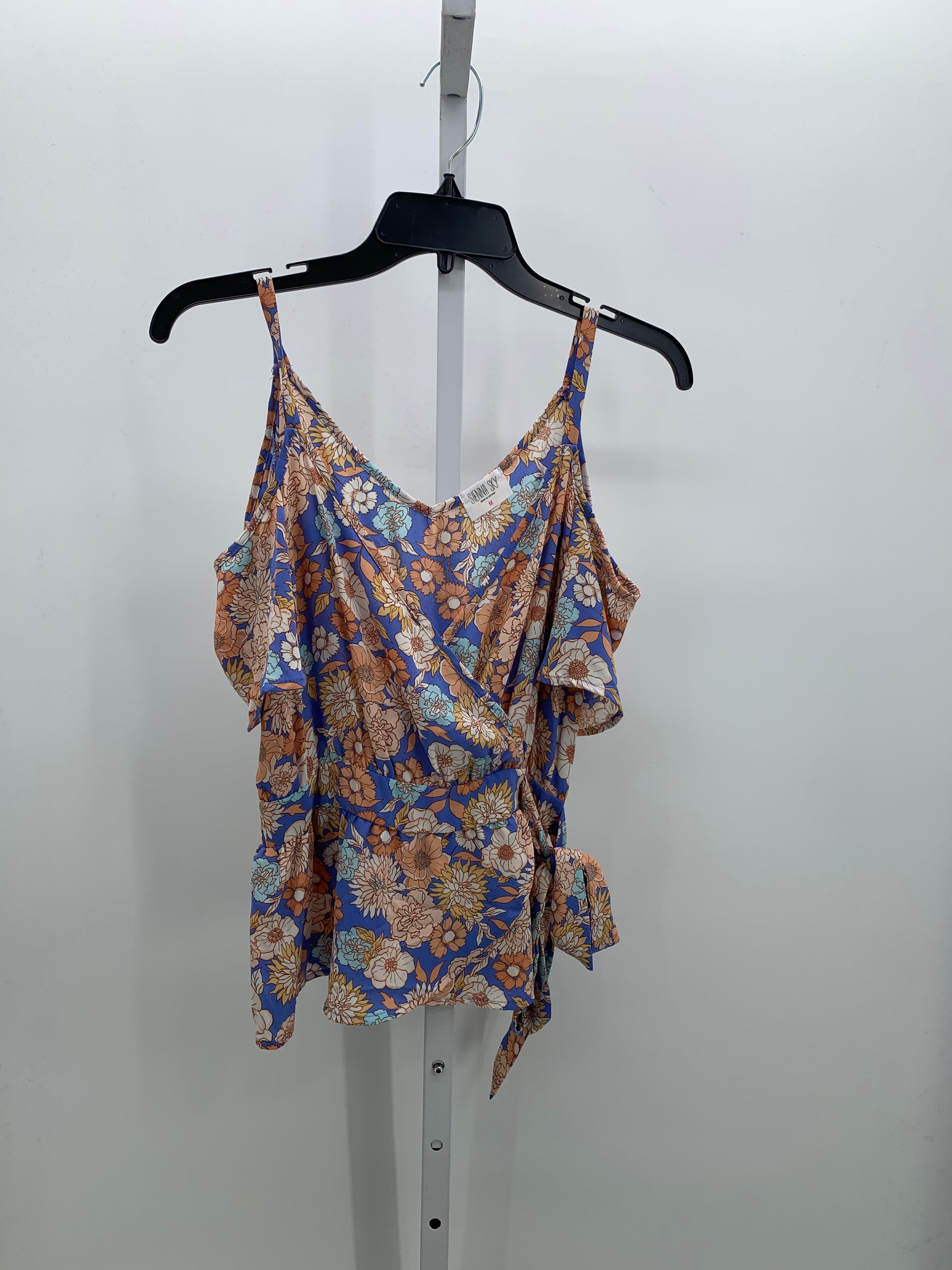 Size Medium Juniors Short Sleeve Shirt