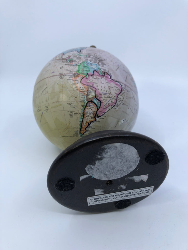 SMALL WOOD BASE DESK GLOBE.