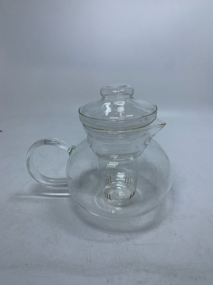 CLEAR GLASS INFUSER TEAPOT.