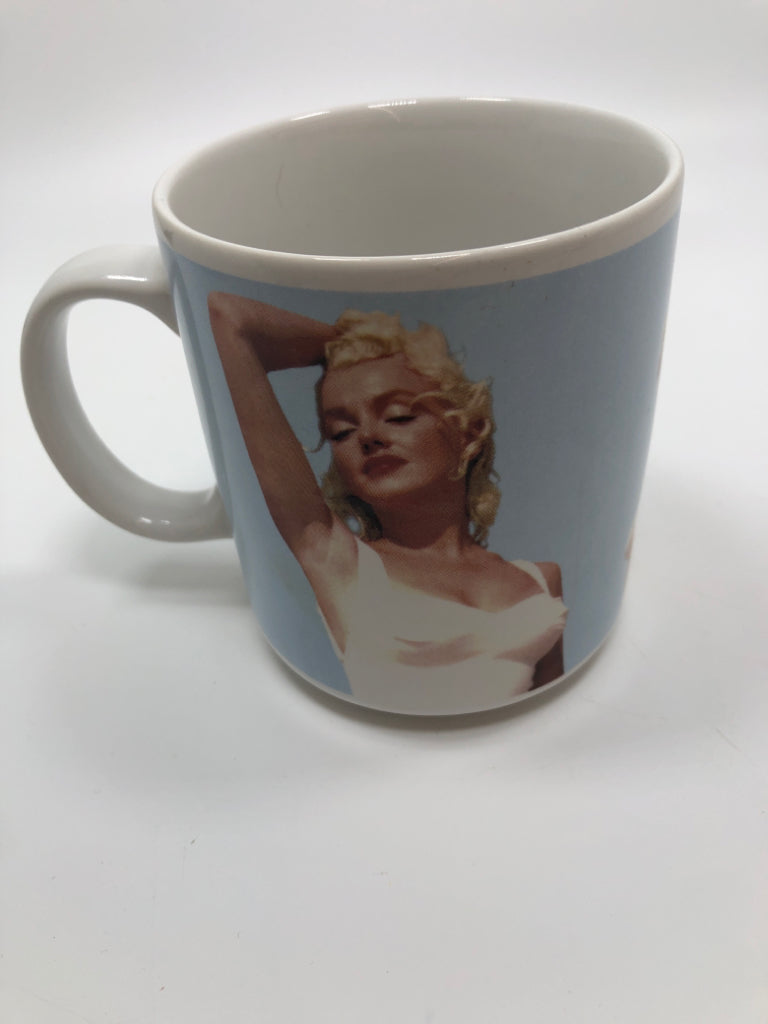 MARILYN MONROE MUG.