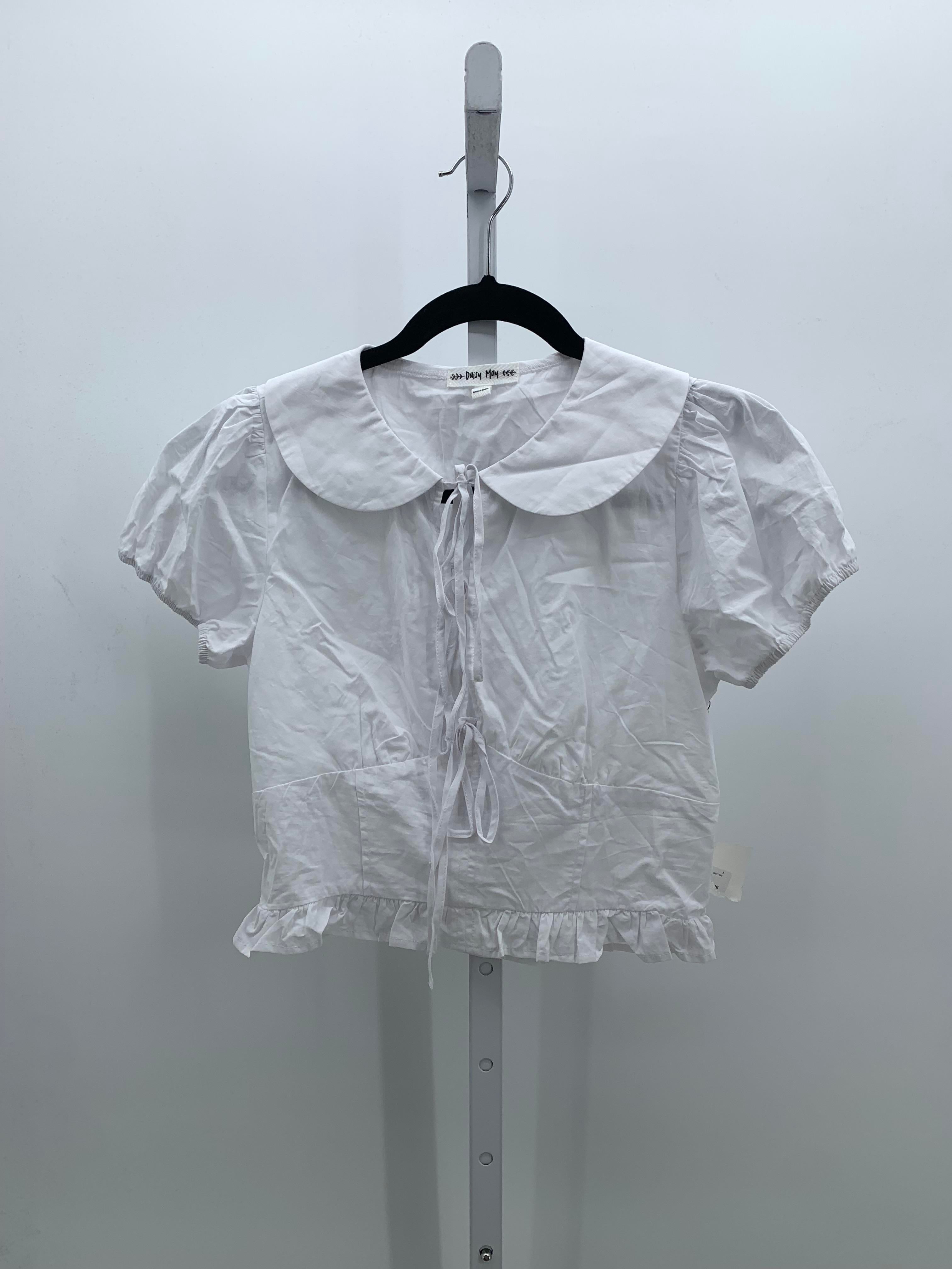 Size Small Juniors Short Sleeve Shirt