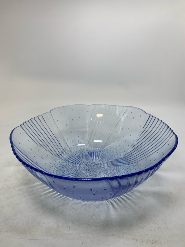 TINTED TEXTURED GLASS BOWL.