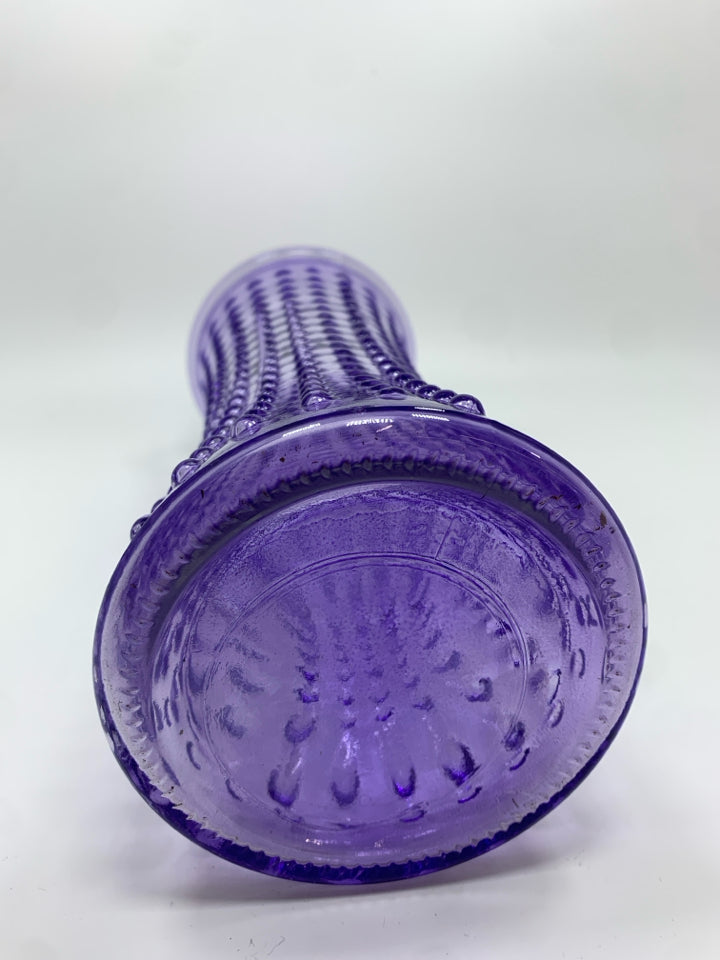 TEXTURED PURPLE VASE.