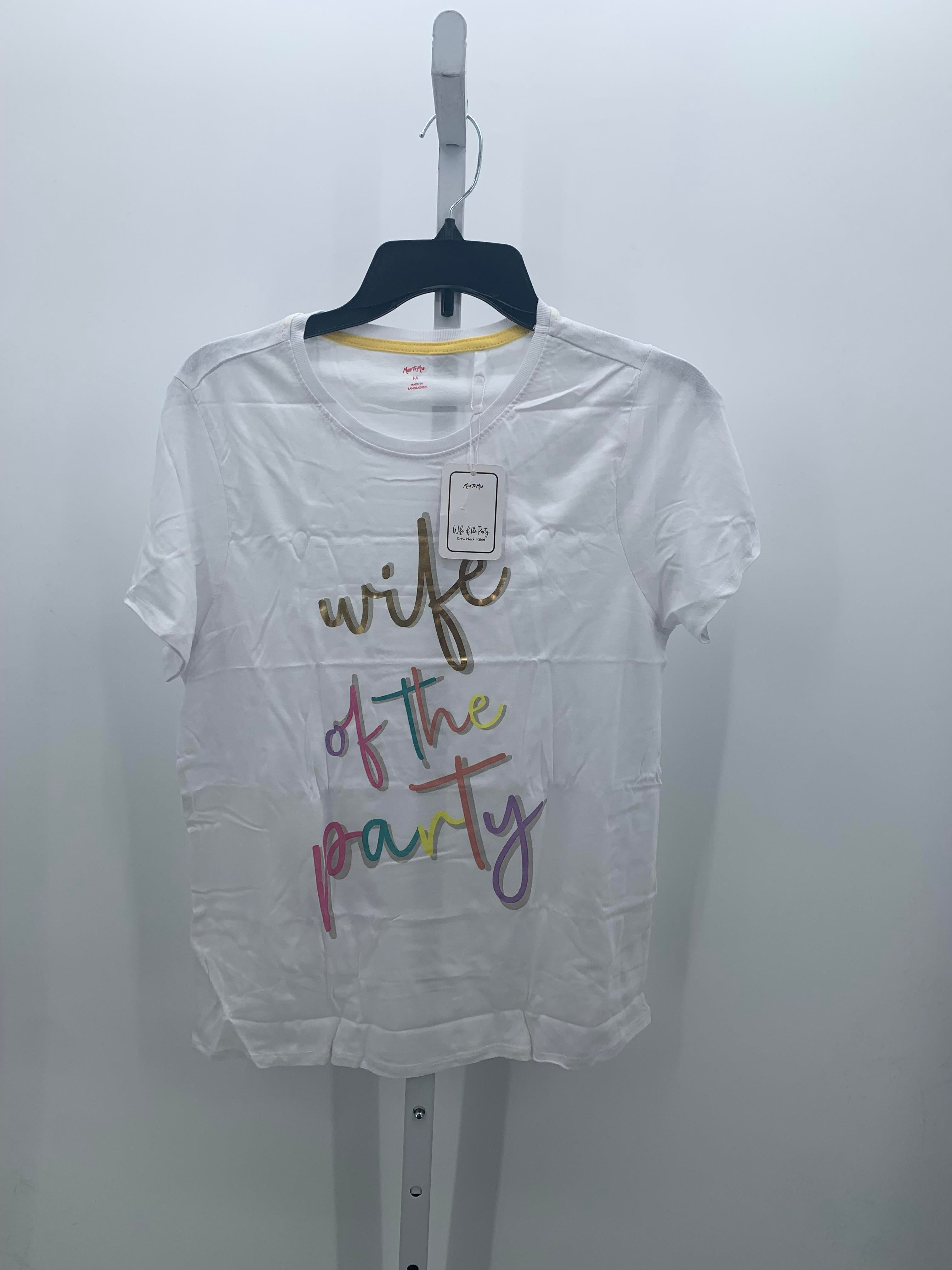 Size Medium Misses Short Sleeve Shirt