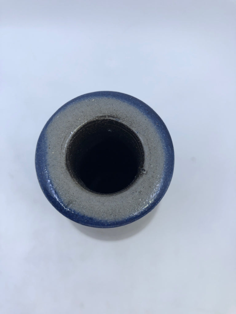 BLUE GREY SALT GLAZE ROWE POTTERY WORKS NARROW NECK VASE.