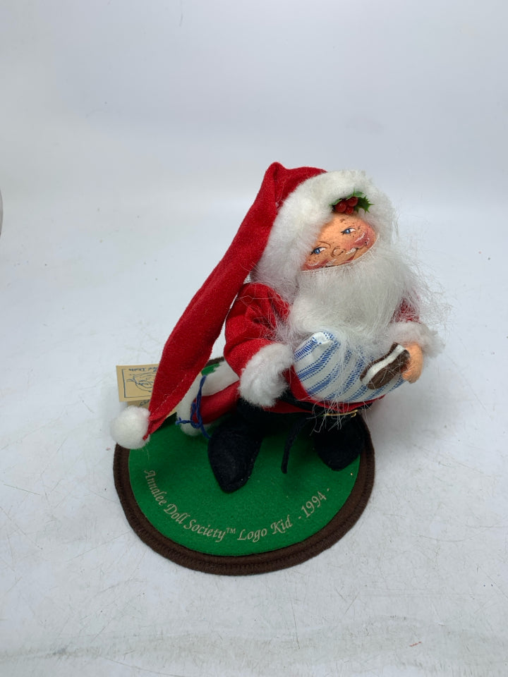 VTG ANNALEE LOGO KID 1994 SANTA.