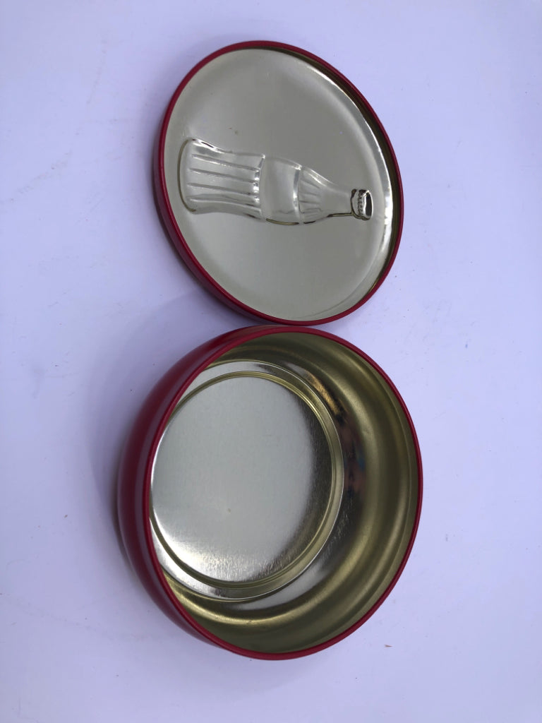 SHALLOW CIRCLE COKE TIN.