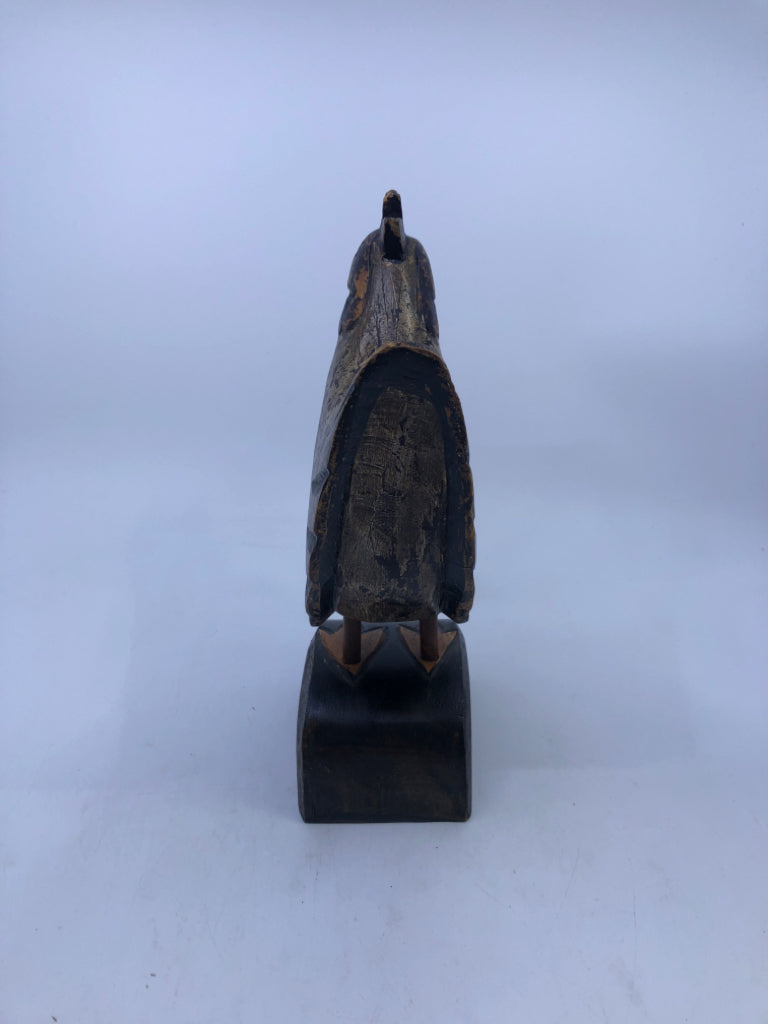 DISTRESSED WOOD CHICKEN ON STAND.