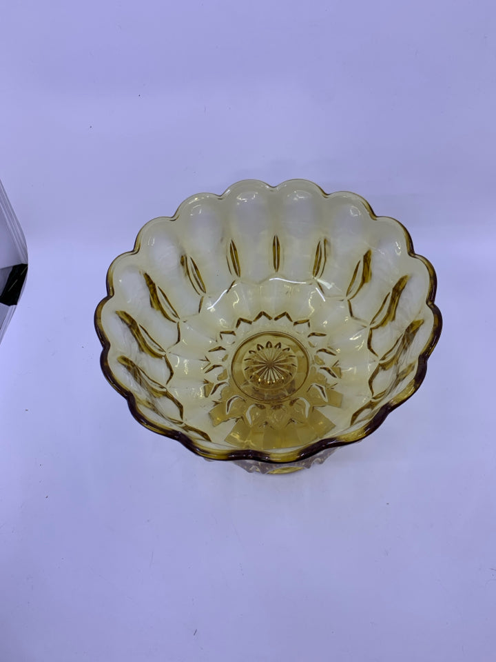 VTG LARGE GLASS PEDESTAL BOWL W/ SCALLOP EDGE.