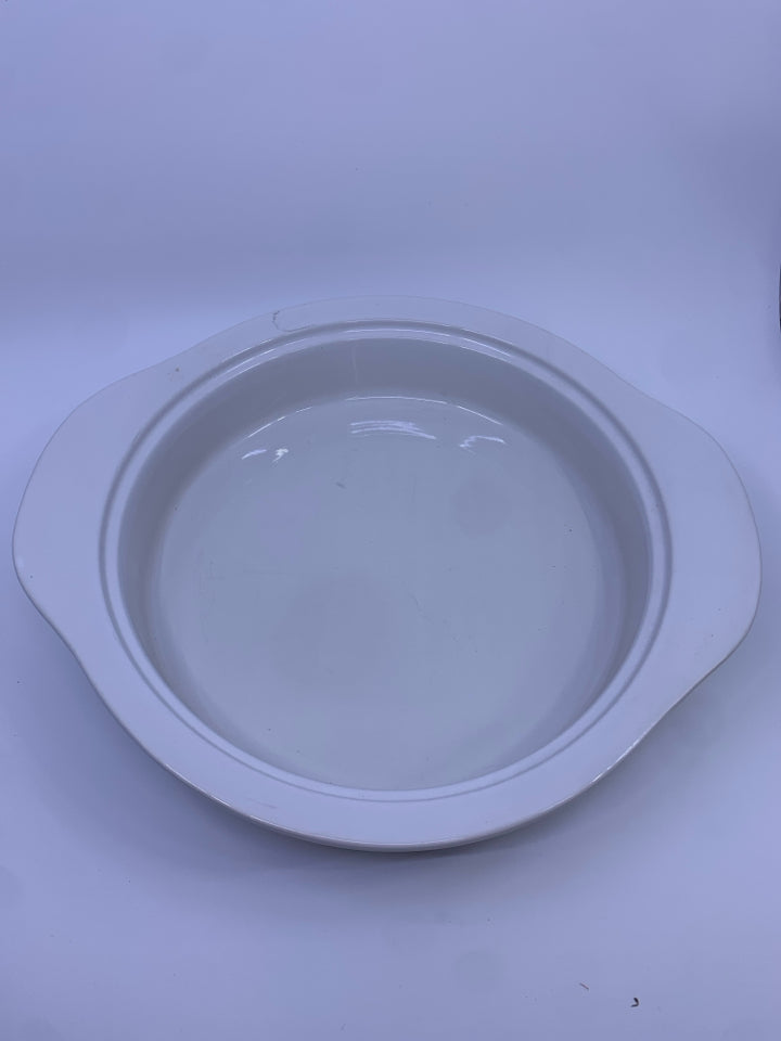 BLUE AND WHITE CASSEROLE DISH.