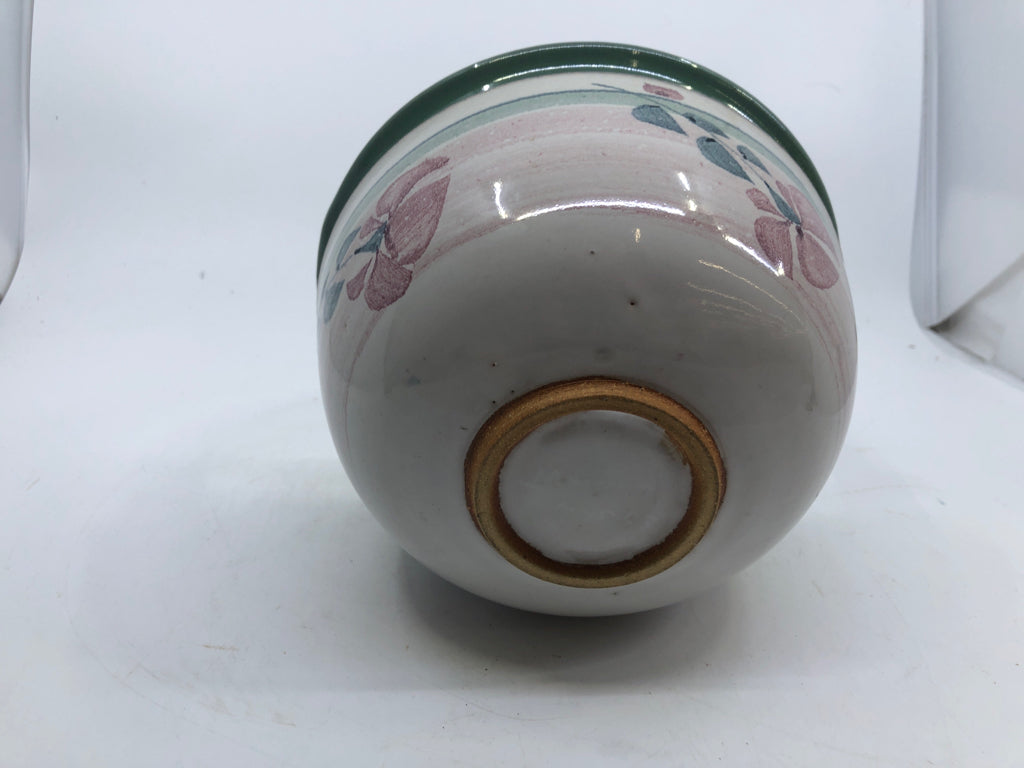 VTG GREEN W FLORAL CERAMIC BASKET.