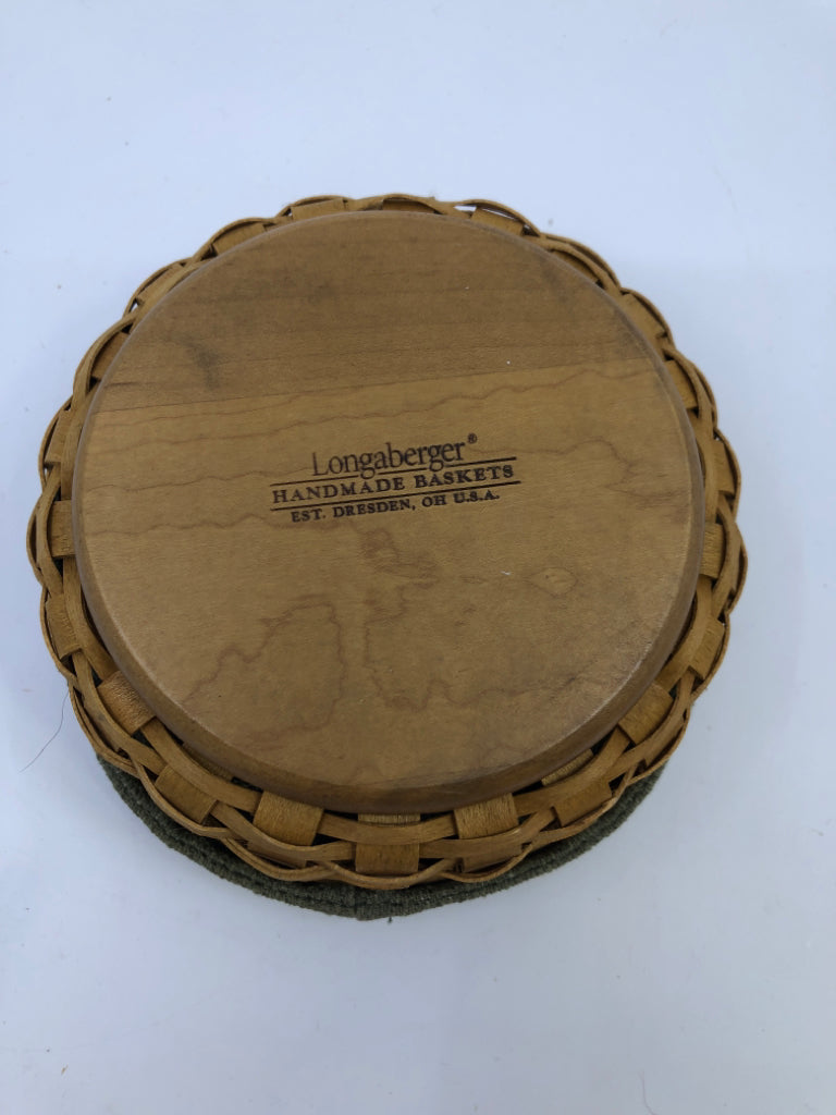 SMALL ROUND BASKET W GREEN AND PLASTIC LINER WOOD ROSTER LID.