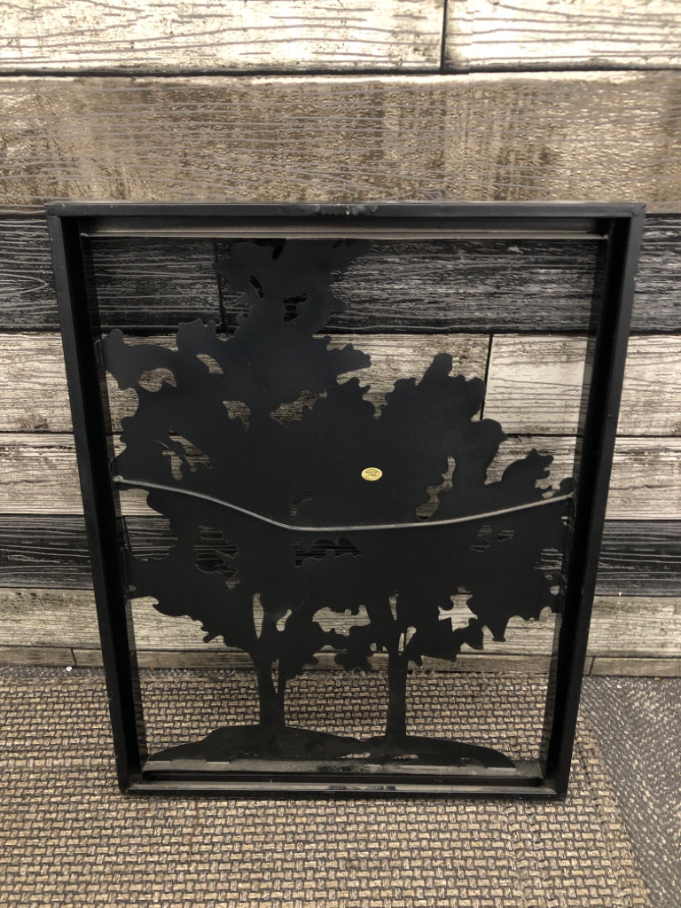BROWN METAL 2 TREE WALL ART.