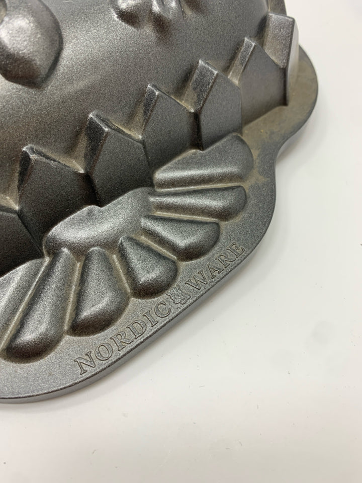 SPRING FLORALS CAKE PAN.