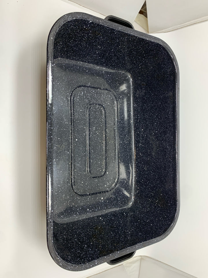 BLACK SPECKLED METAL ROASTING PAN.