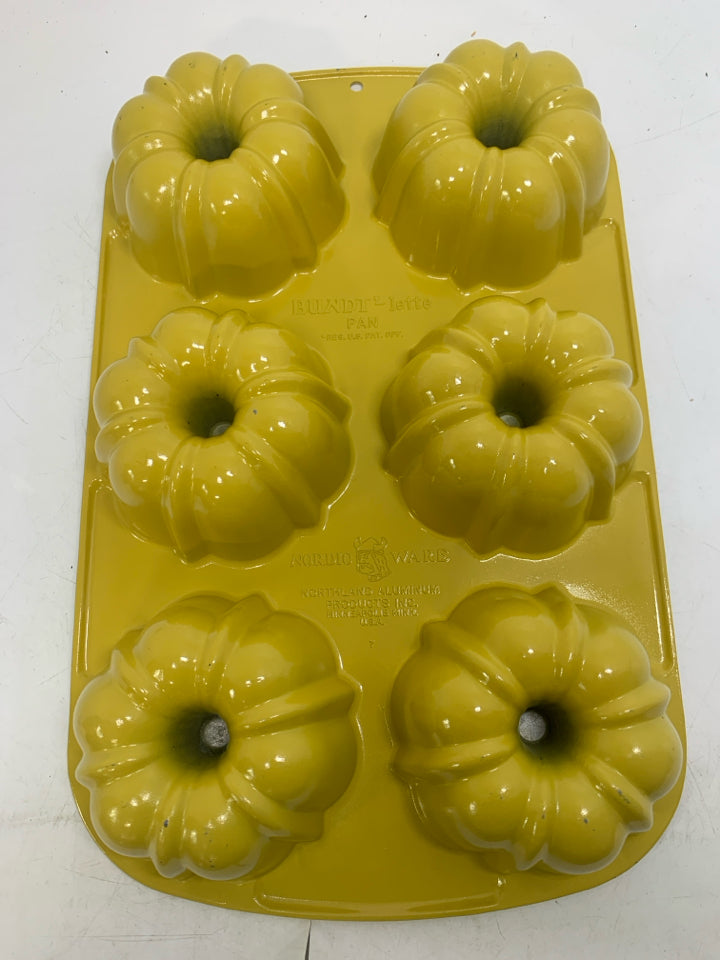 BUNDTLETTE CAST ALUMINUM MINI BUNDT 6 CAVITY PAN.