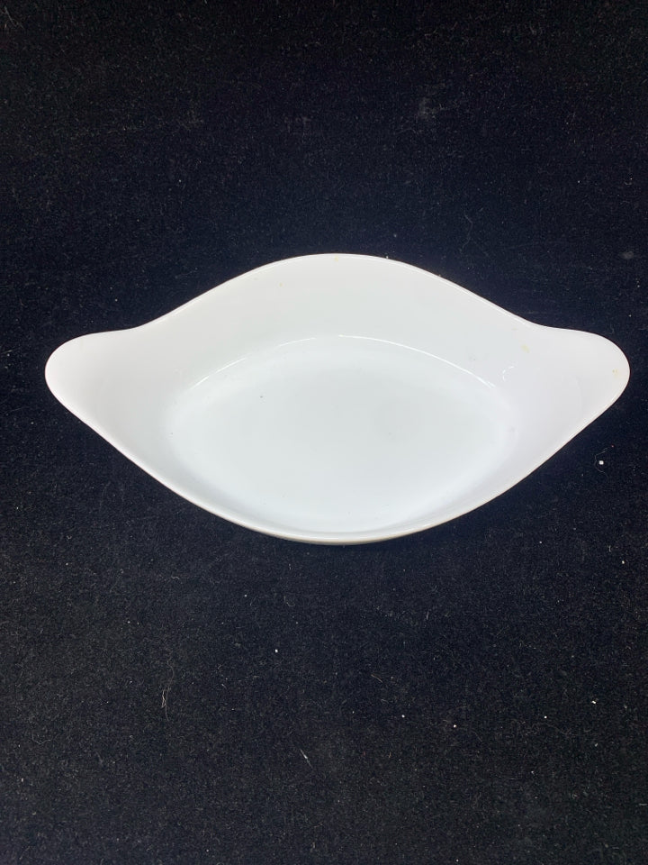 AU GRATIN WHITE PORCELAIN BAKING DISH.