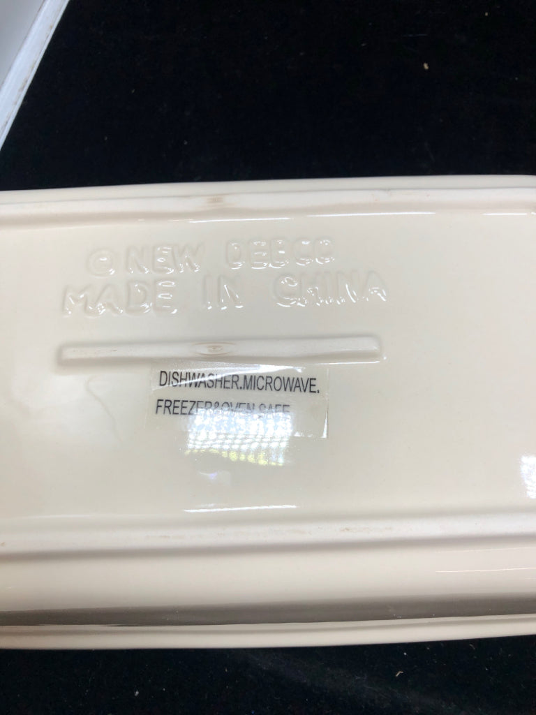 CREAM CERAMIC SNOWMAN LOAF PAN W/LID.