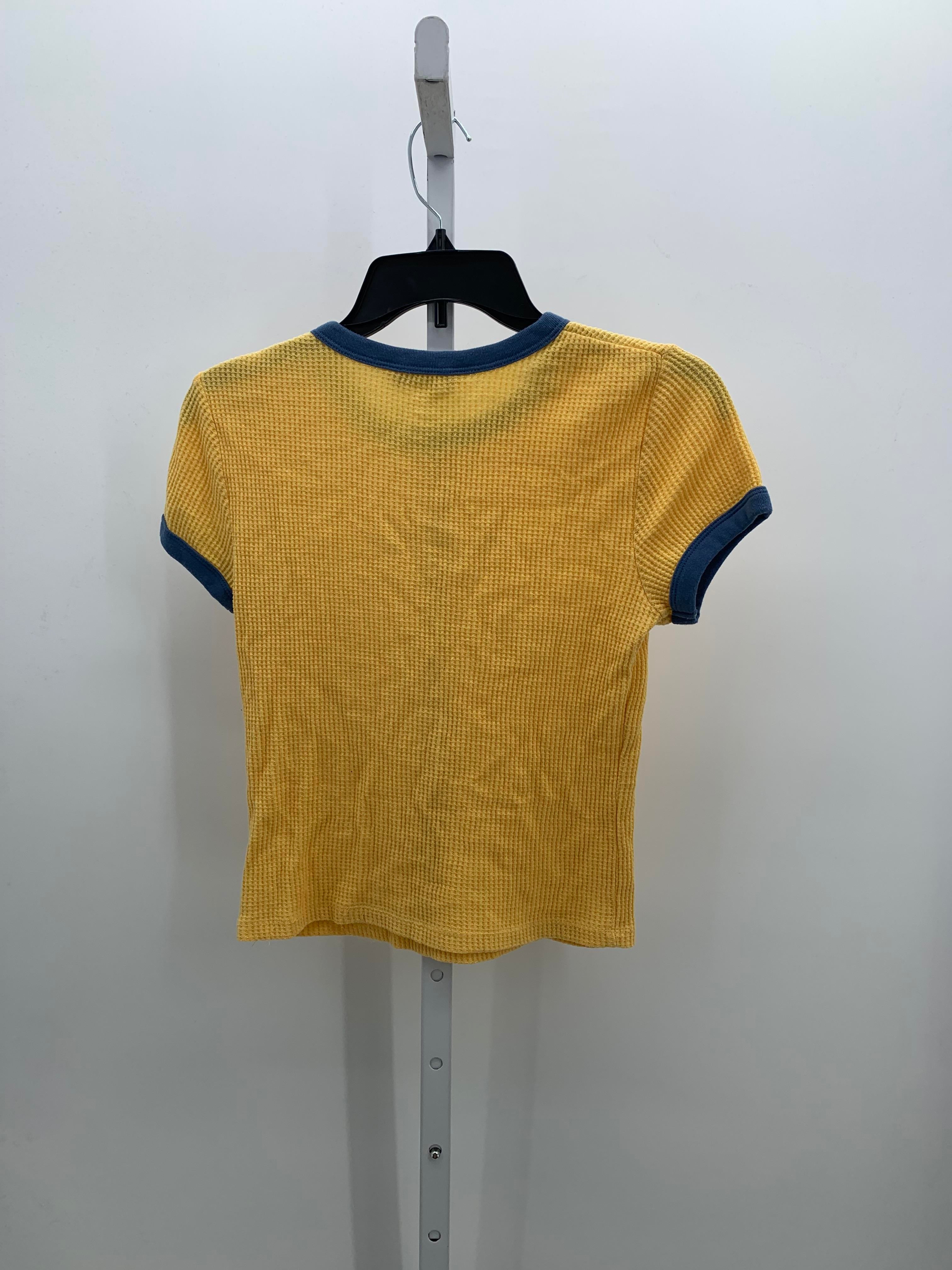 SO Size Medium Juniors Short Sleeve Shirt
