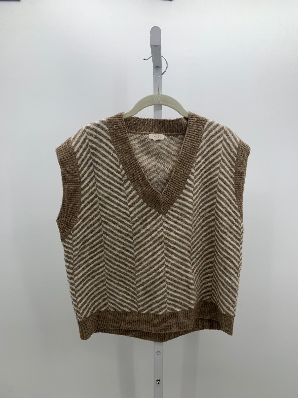Debut Size Large Misses Sleeveless Sweater