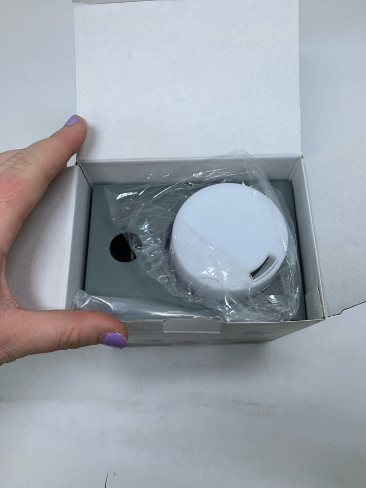 NIB PURE PURESPA ESSENCE AROMATHERAPY OIL DIFFUSER.