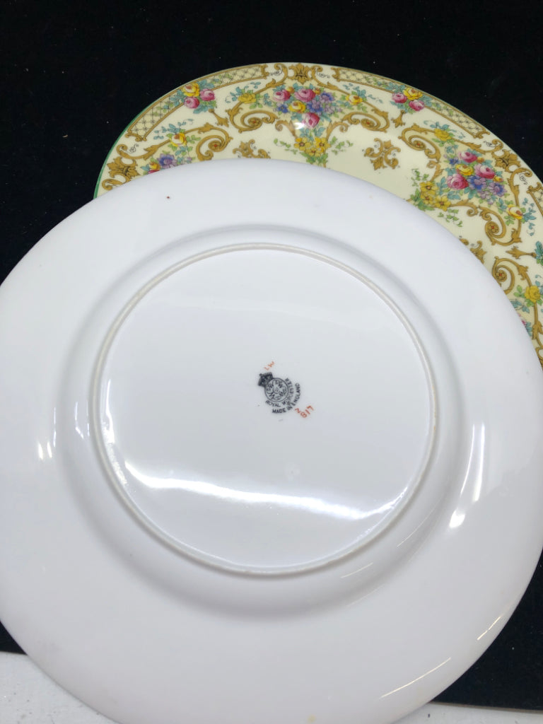 4 FLORAL VTG DINNER PLATES- Z817.