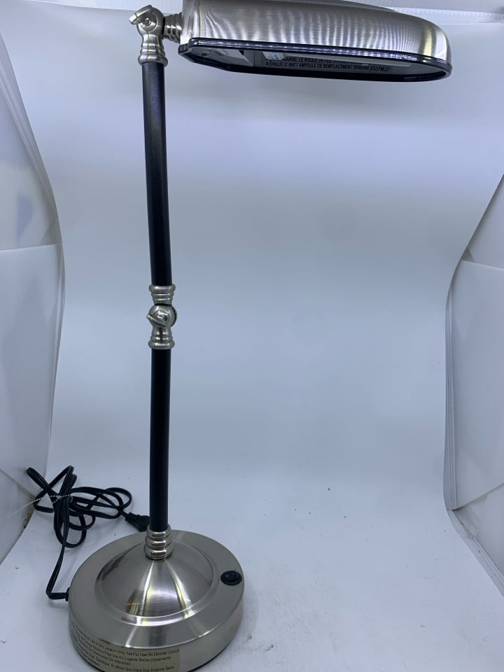 SILVER SUNLIGHT LAMP- LIGHTS OF AMERICA.