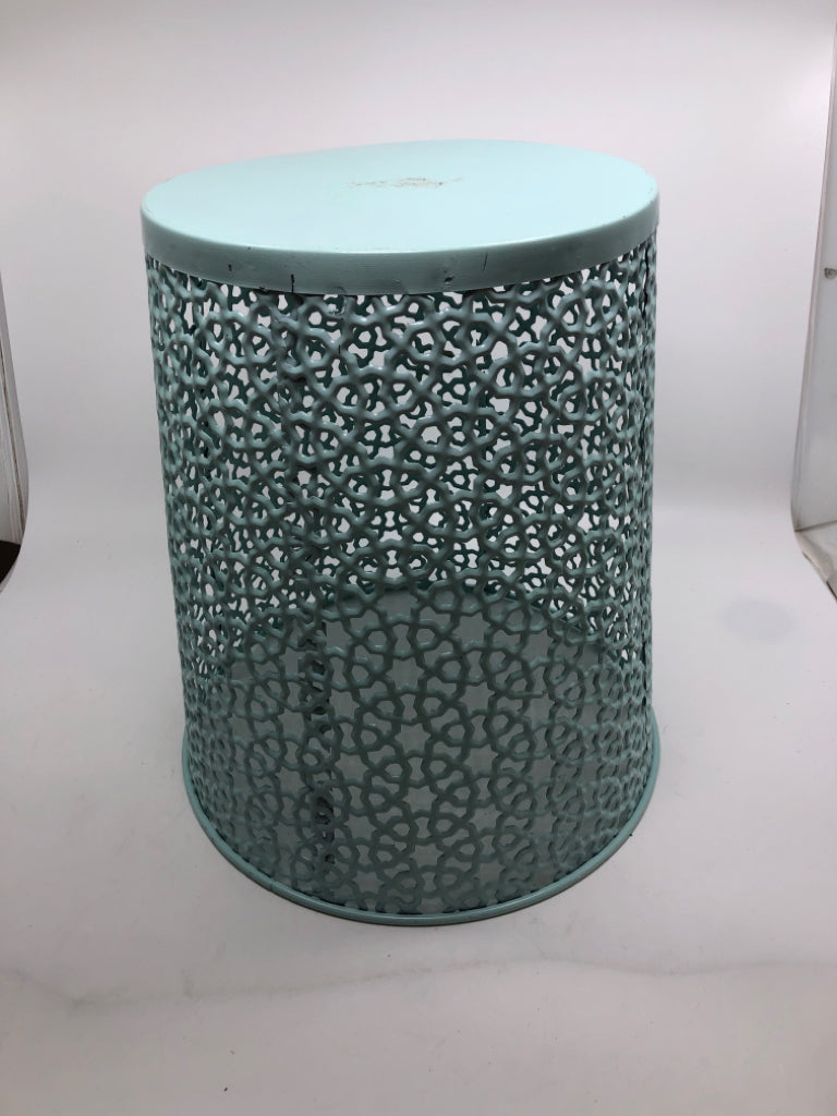 TEAL GEOMETRIC METAL TRASH CAN.