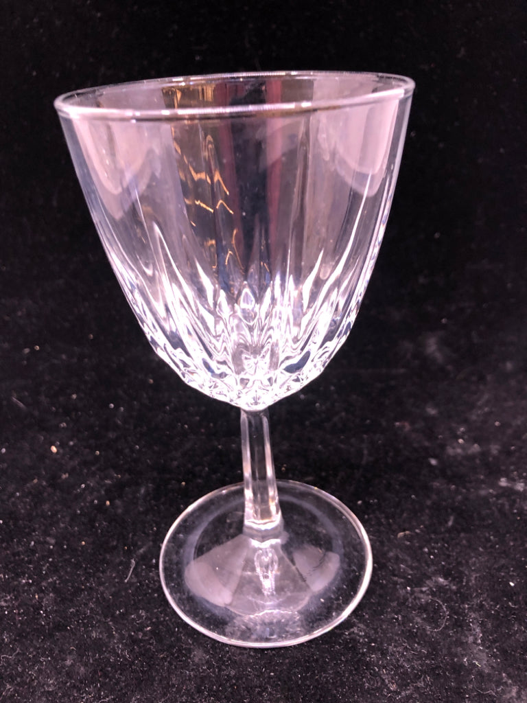 4 SMALL CRYSTAL WINE GLASSES.