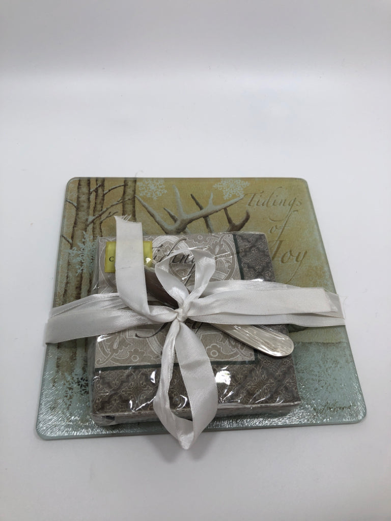 GLASS CUTTING BOARD/NAPKIN/CHEESE KNIFE SET.