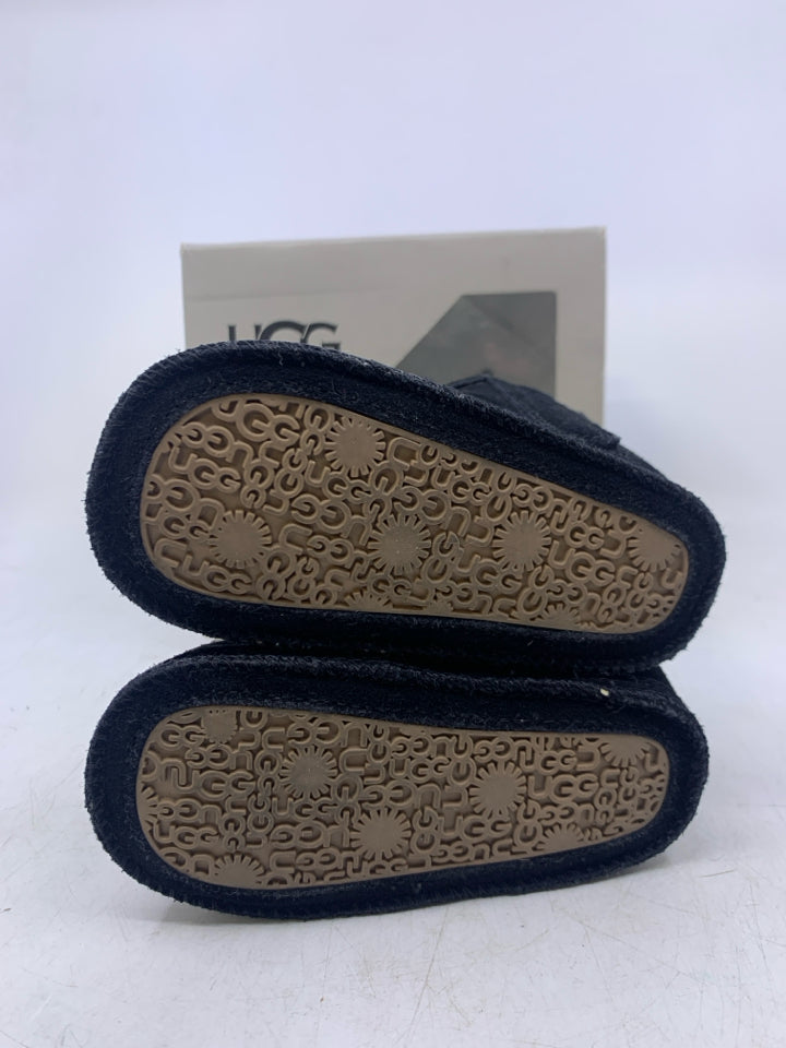 UGG Size 4-5 Soft Shoes
