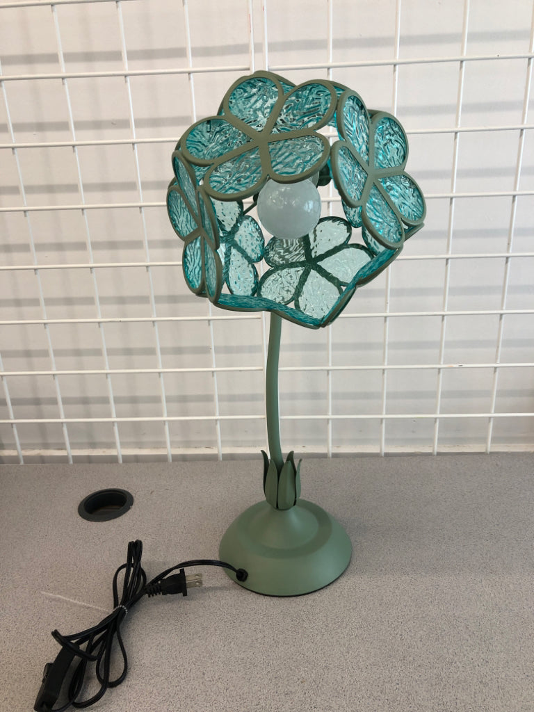 BLUE/TEAL FLOWER LAMP W/GLASS FLOWER SHADE.
